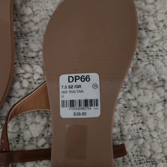 NWT tan flat thong, gladiator, adjustable strap sandals - Picture 3 of 5